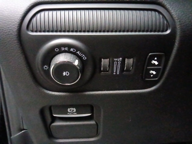 2023 Jeep Wagoneer Base