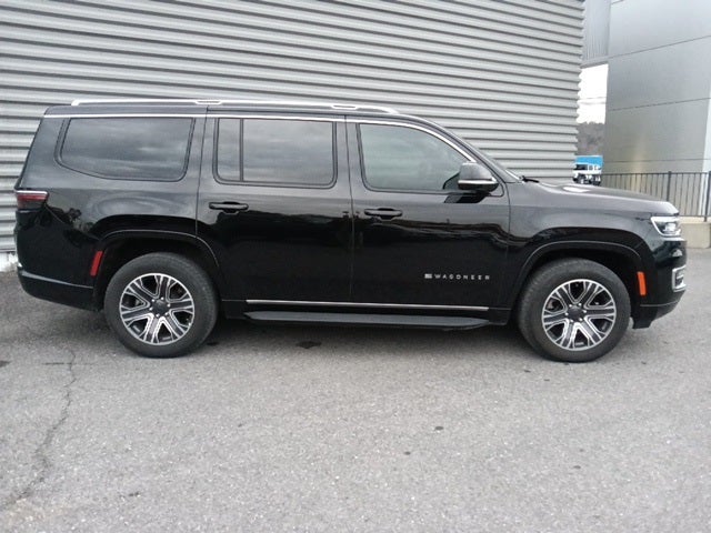 2023 Jeep Wagoneer Base
