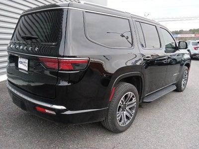 2023 Jeep Wagoneer Base