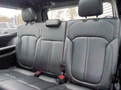 2023 Jeep Wagoneer Base