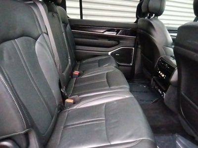 2023 Jeep Wagoneer Base