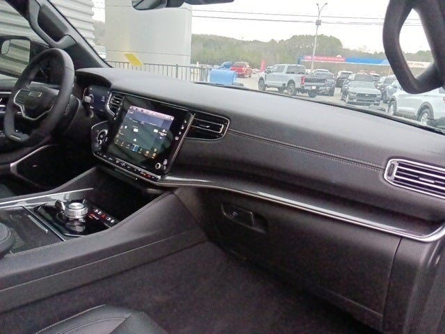 2023 Jeep Wagoneer Base