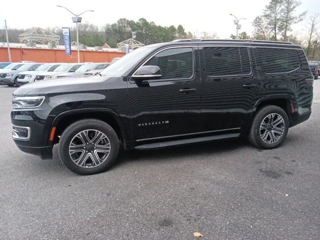 2023 Jeep Wagoneer Base