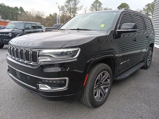 2023 Jeep Wagoneer Base