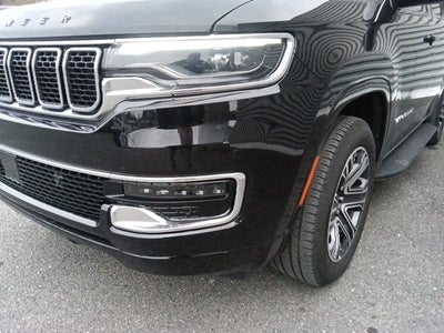 2023 Jeep Wagoneer Base