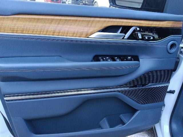 2022 Jeep Grand Wagoneer Series II