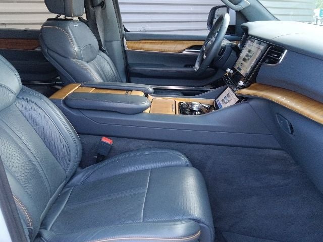 2022 Jeep Grand Wagoneer Series II