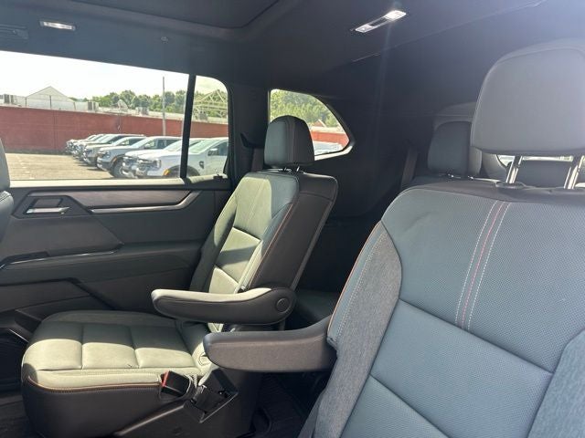 2025 GMC Acadia AT4