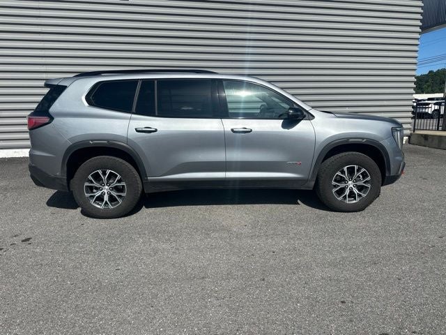 2025 GMC Acadia AT4