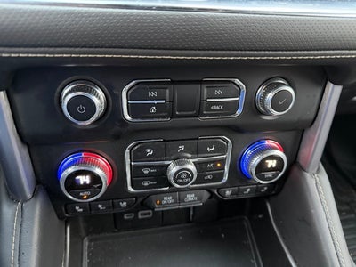 2024 GMC Yukon XL SLT