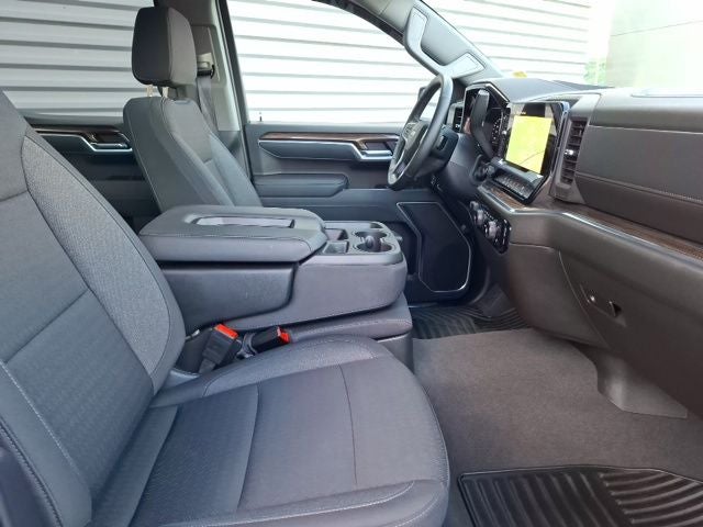 2025 Chevrolet Silverado 1500 LT LT1