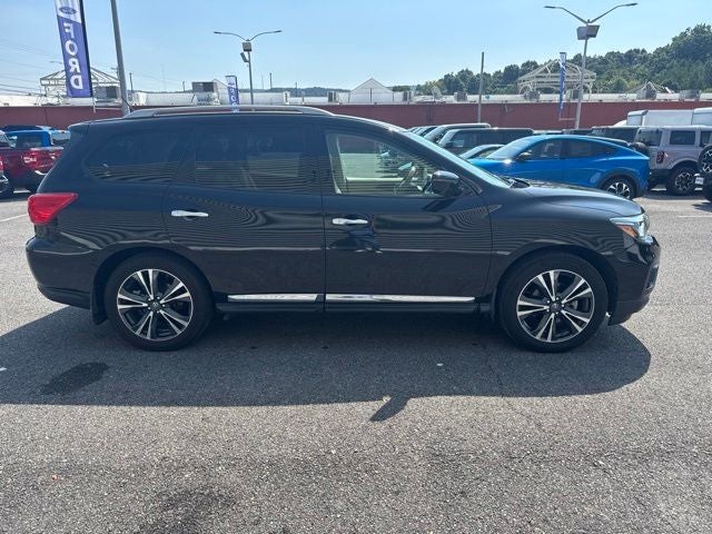2017 Nissan Pathfinder Platinum