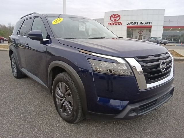 2024 Nissan Pathfinder SV