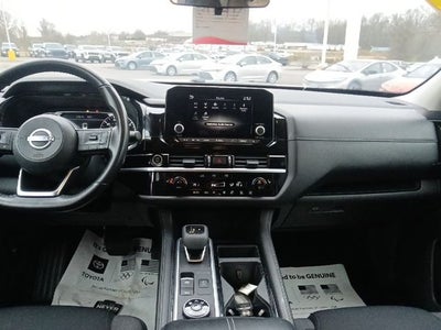 2024 Nissan Pathfinder SV