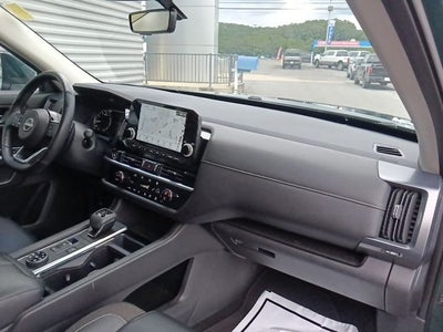 2024 Nissan Pathfinder SL