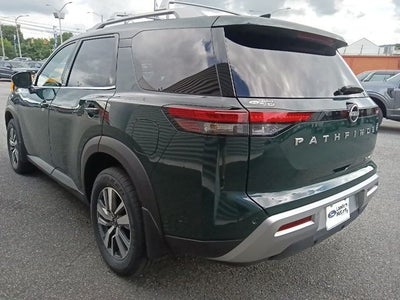 2024 Nissan Pathfinder SL