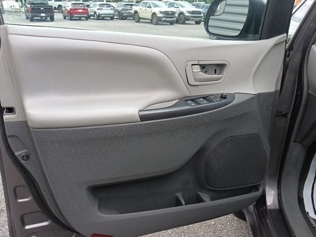 2015 Toyota Sienna L 7 Passenger
