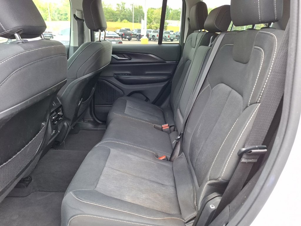 2024 Jeep Grand Cherokee Laredo