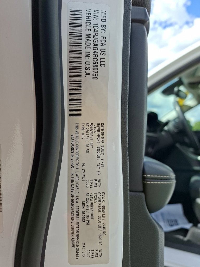 2024 Jeep Grand Cherokee Laredo
