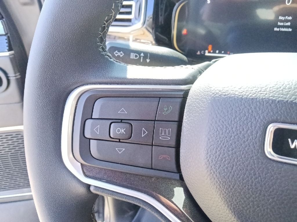 2023 Jeep Wagoneer Base