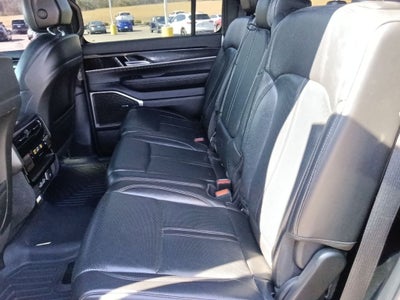 2023 Jeep Wagoneer Base