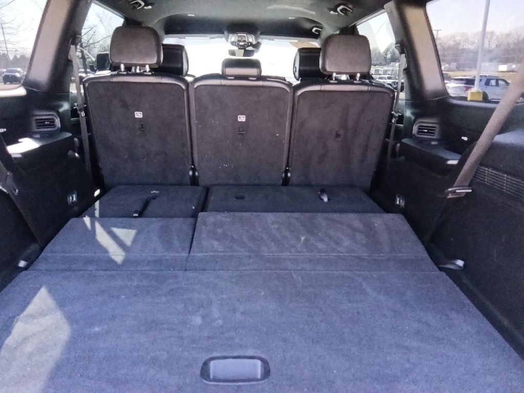 2023 Jeep Wagoneer Base