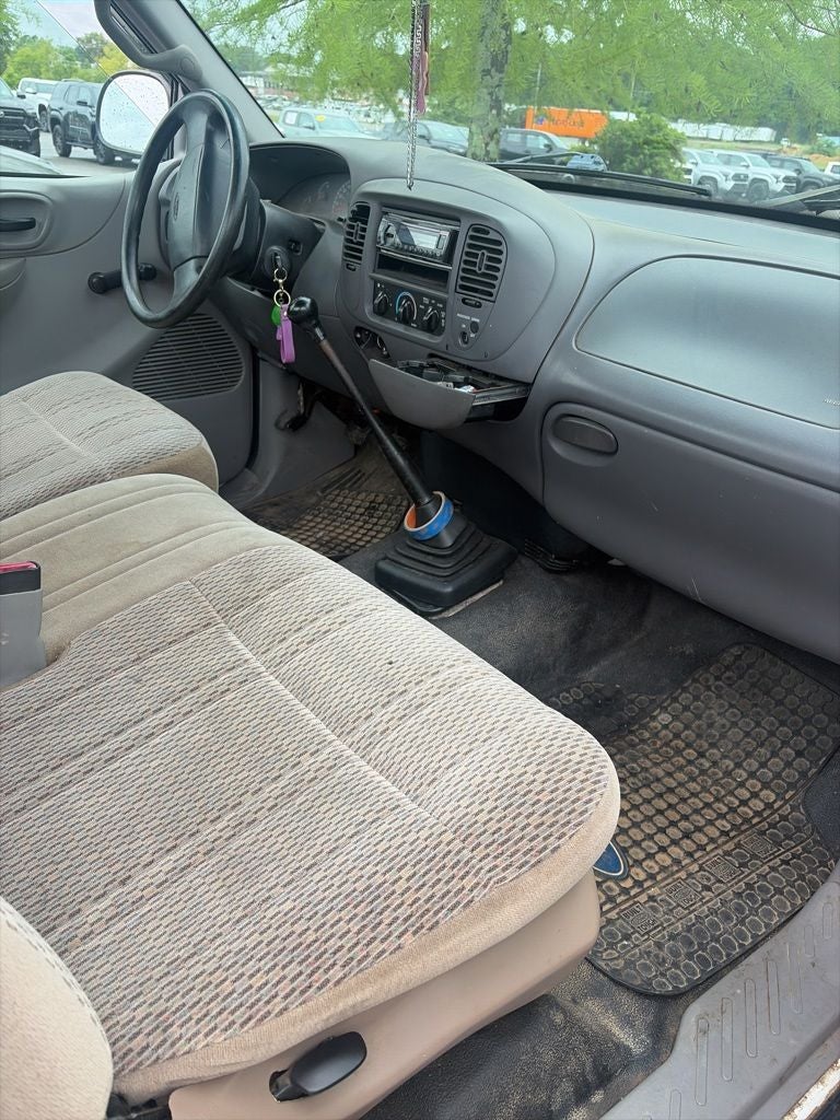 2000 Ford F-150 XL