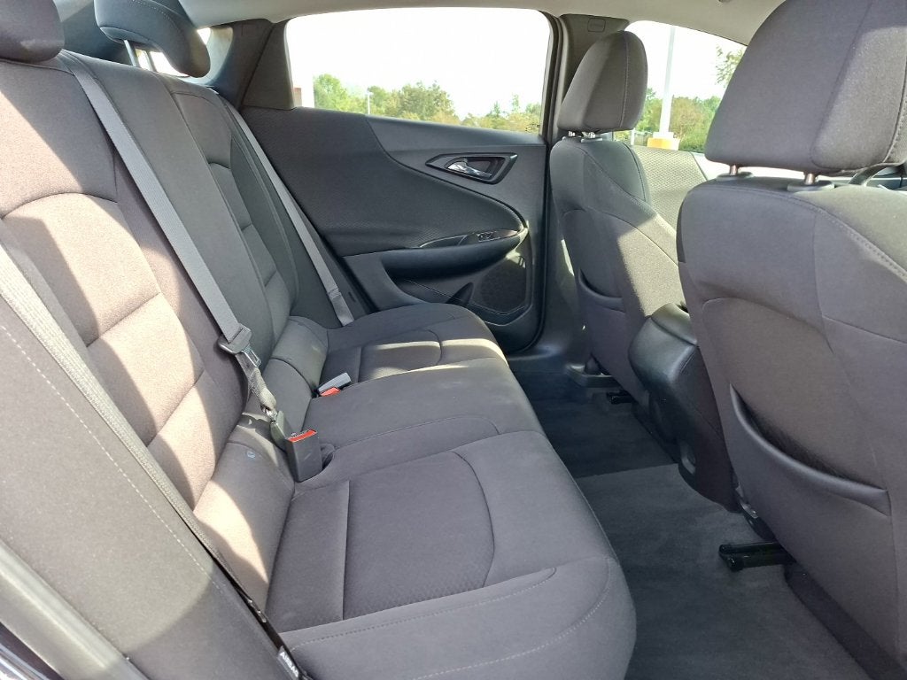 2022 Chevrolet Malibu LS 1LS