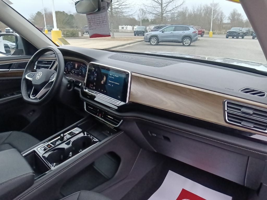 2024 Volkswagen Atlas 2.0T SE w/Technology