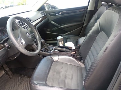 2014 Volkswagen Passat SEL Premium