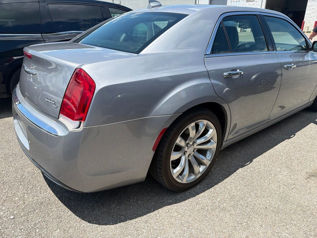 2017 Chrysler 300 C
