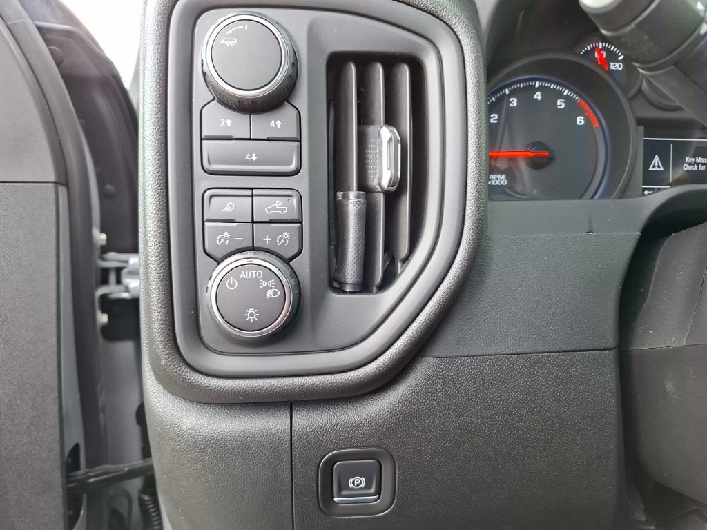 2024 Chevrolet Silverado 2500HD Custom