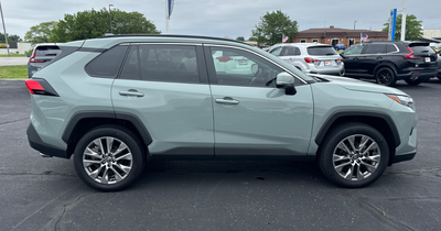 2022 Toyota RAV4 XLE Premium