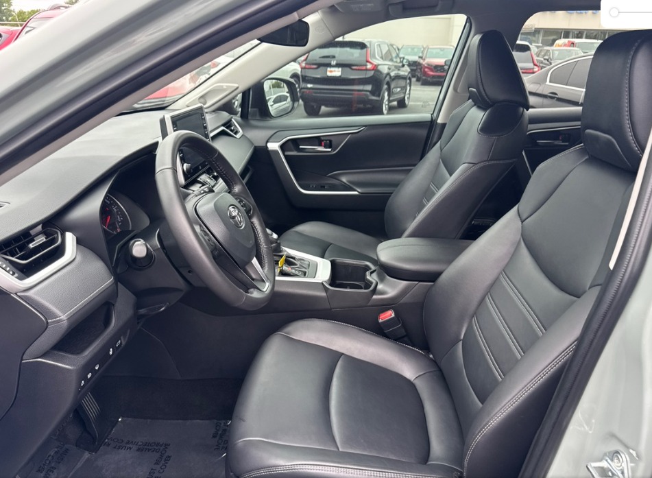 2022 Toyota RAV4 XLE Premium