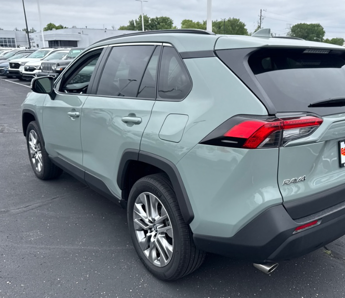 2022 Toyota RAV4 XLE Premium