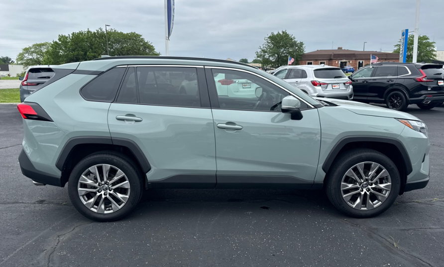 2022 Toyota RAV4 XLE Premium