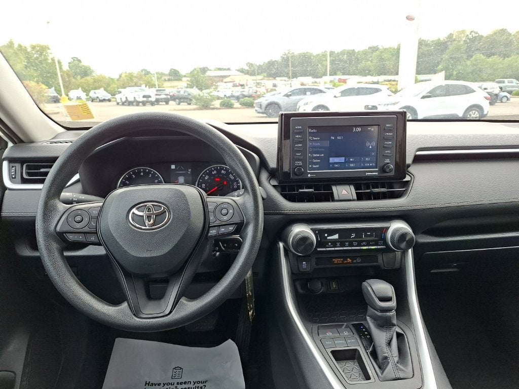 2022 Toyota RAV4 LE