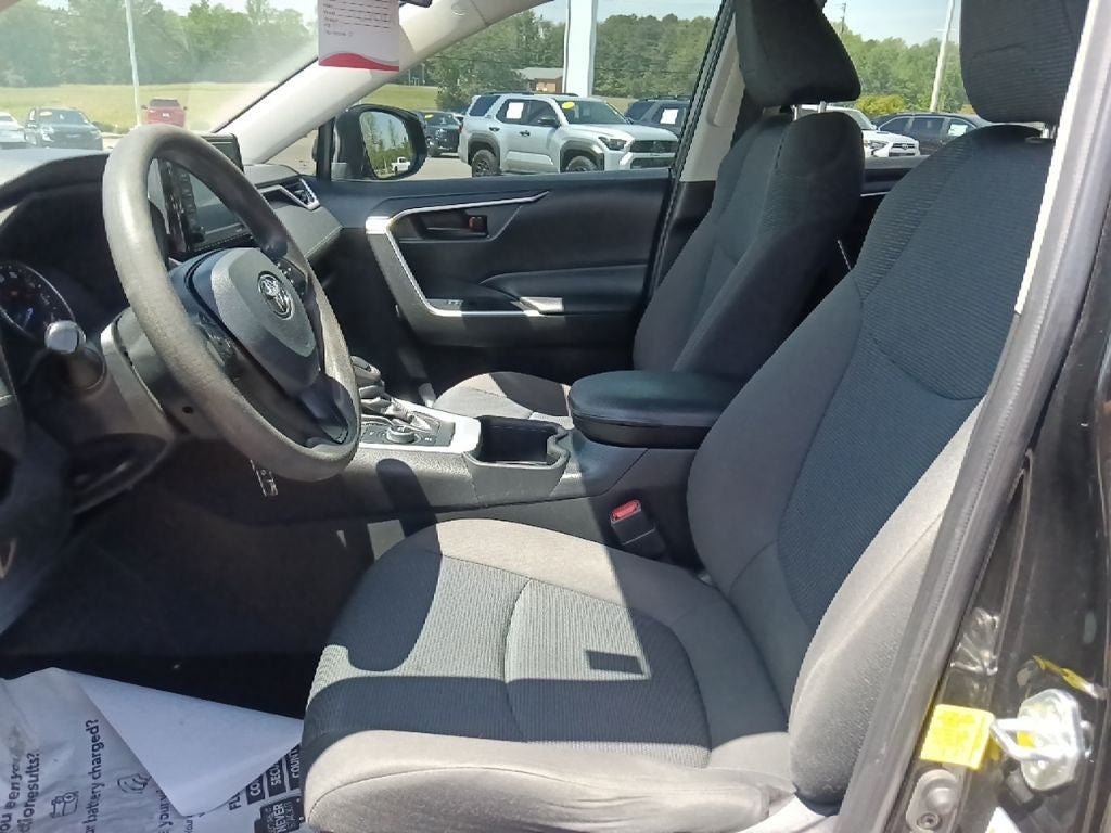 2022 Toyota RAV4 Hybrid LE