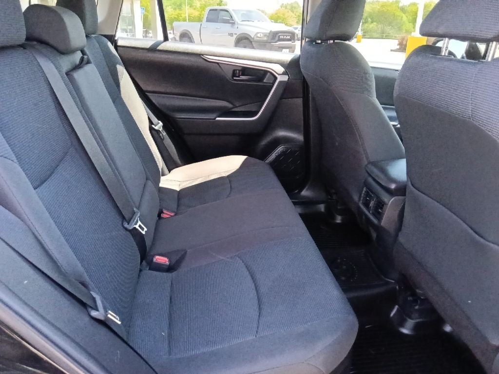 2022 Toyota RAV4 Hybrid LE