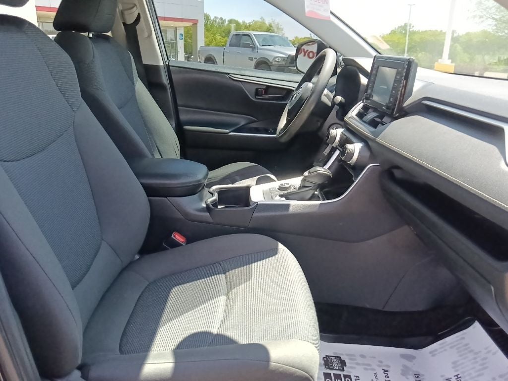 2022 Toyota RAV4 Hybrid LE