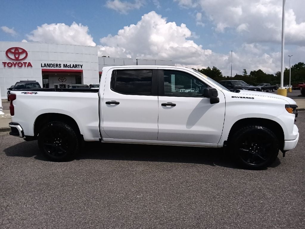 2023 Chevrolet Silverado 1500 Custom