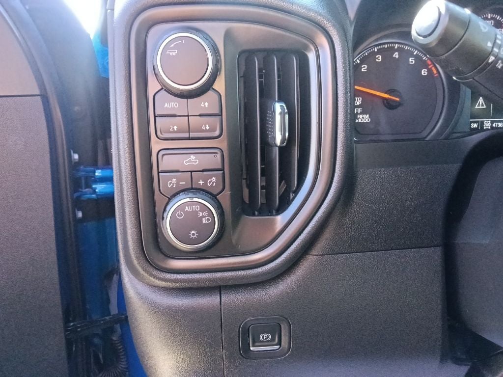 2023 Chevrolet Silverado 1500 Custom Trail Boss