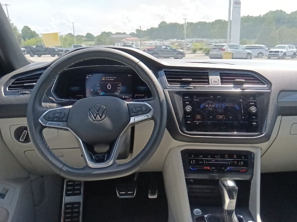2023 Volkswagen Tiguan 2.0T SE R-Line Black
