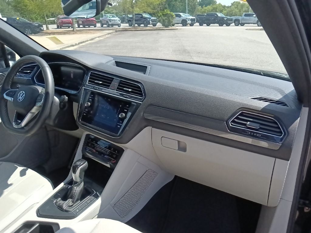 2023 Volkswagen Tiguan 2.0T SE R-Line Black