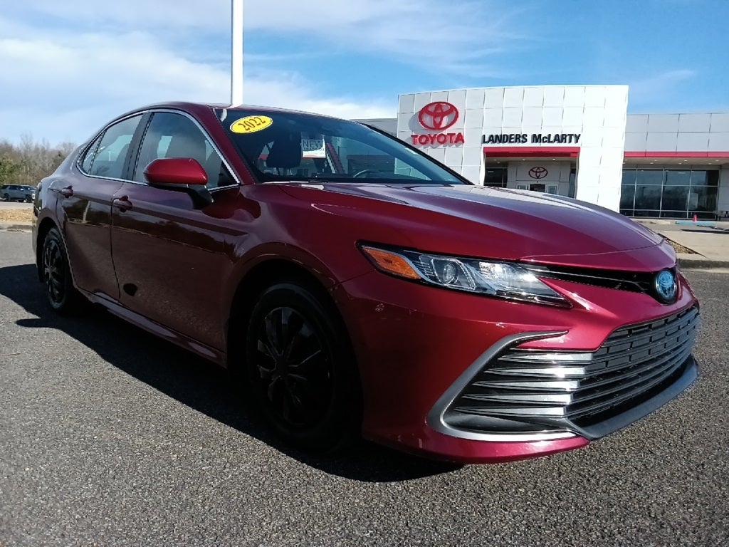 2022 Toyota Camry Hybrid LE