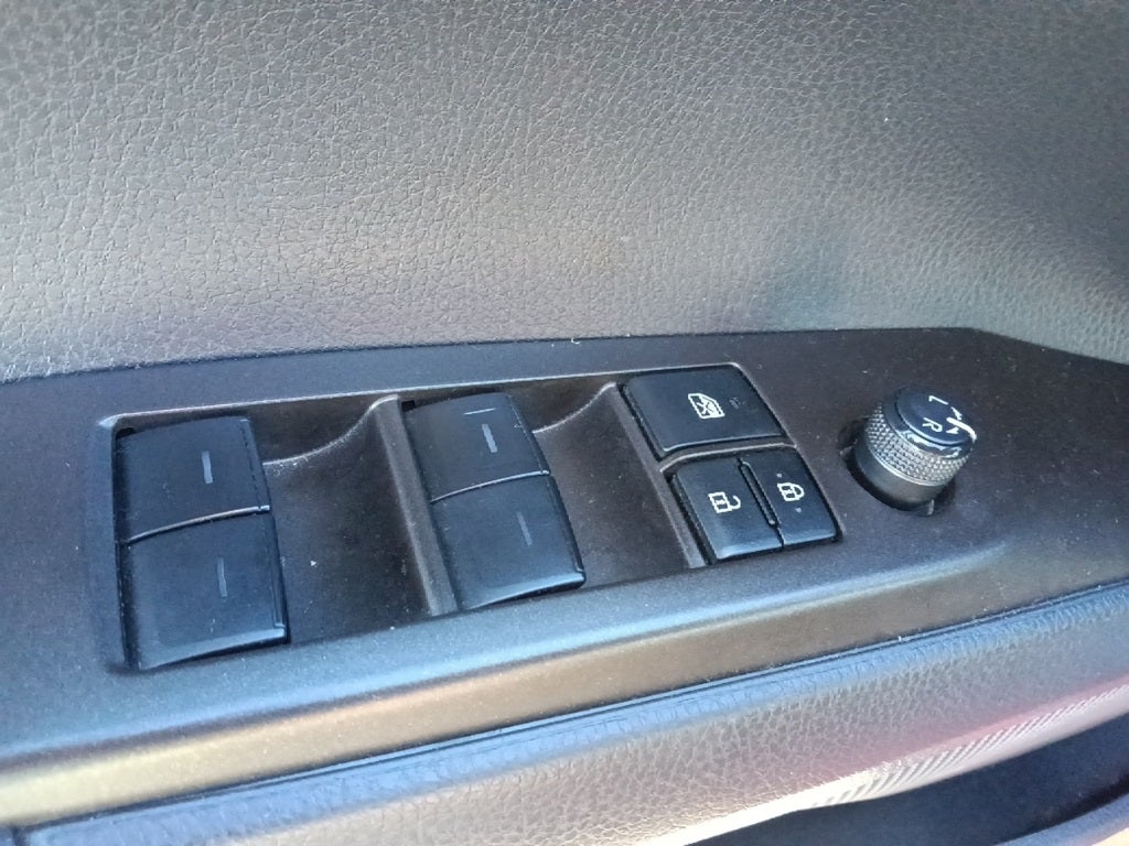 2022 Toyota Camry Hybrid LE