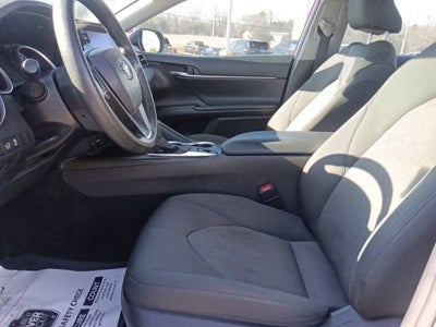 2022 Toyota Camry Hybrid LE