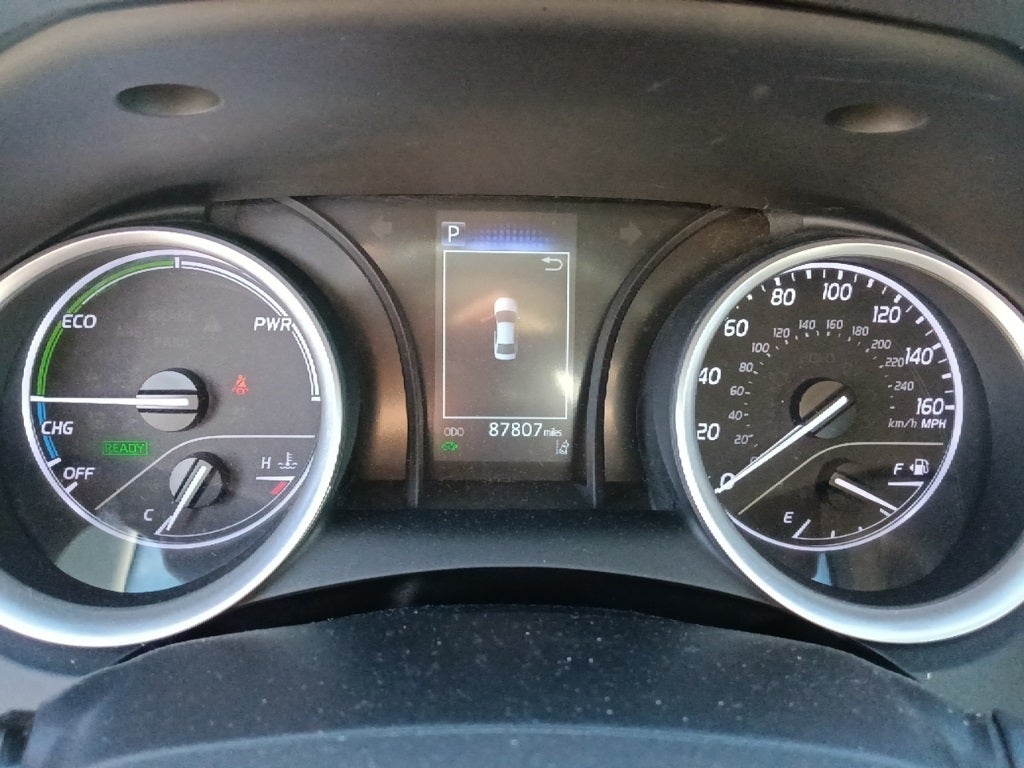 2022 Toyota Camry Hybrid LE