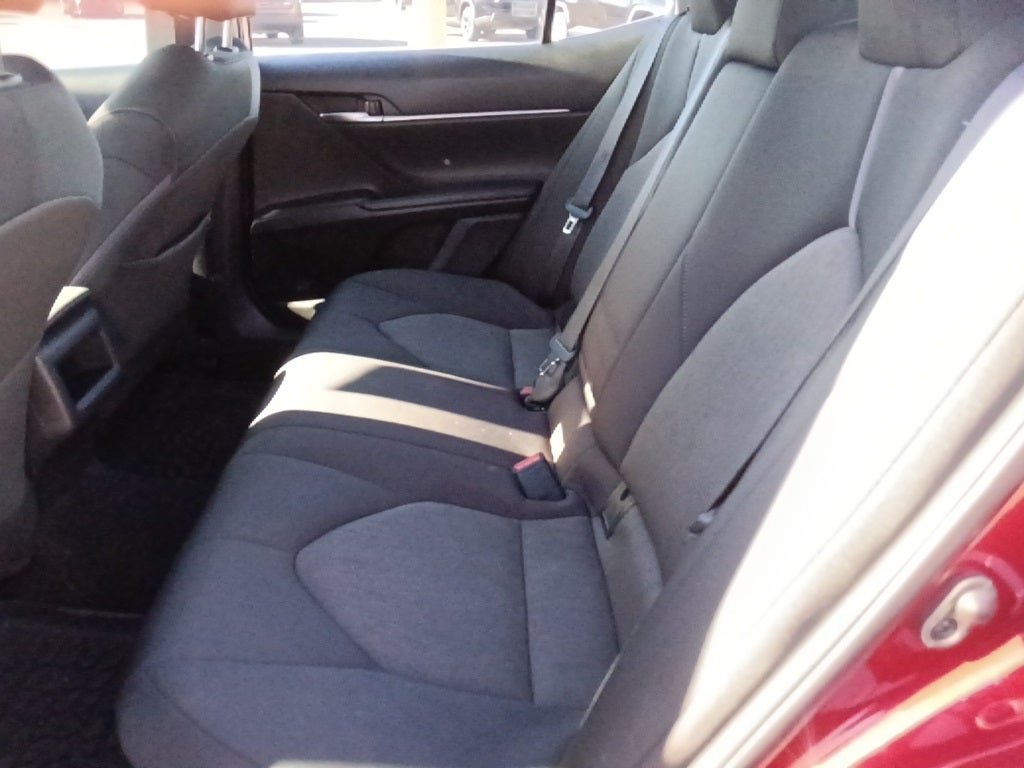 2022 Toyota Camry Hybrid LE