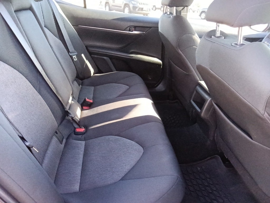 2022 Toyota Camry Hybrid LE